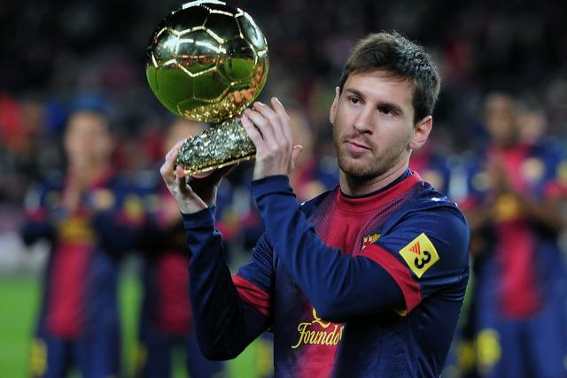 德媒：格纳布里将与拜仁降薪续约，税前年薪最高可达1500万欧（德国媒体：格纳布里拟与拜仁续约并接受降薪，税前年薪上限1500万欧元）